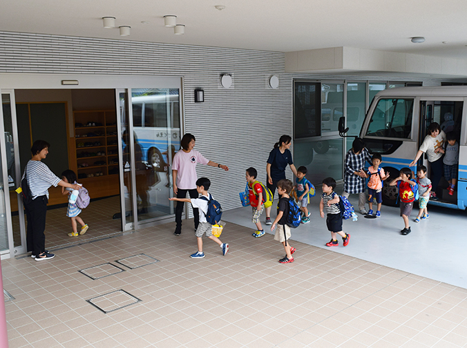 10：00　学園到着・着替え