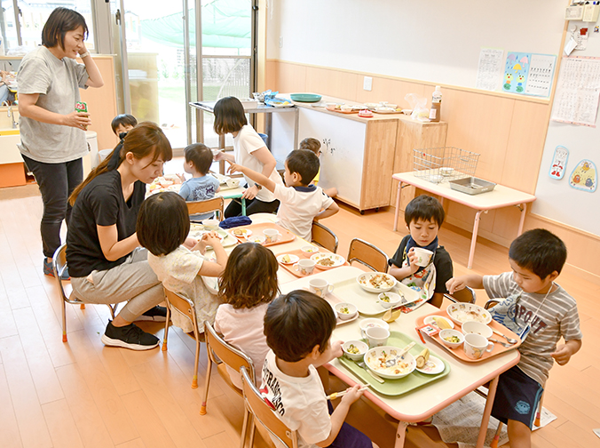 12：00　昼食